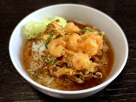 某立ち蕎麦屋の「おなか満足朝茶漬け」